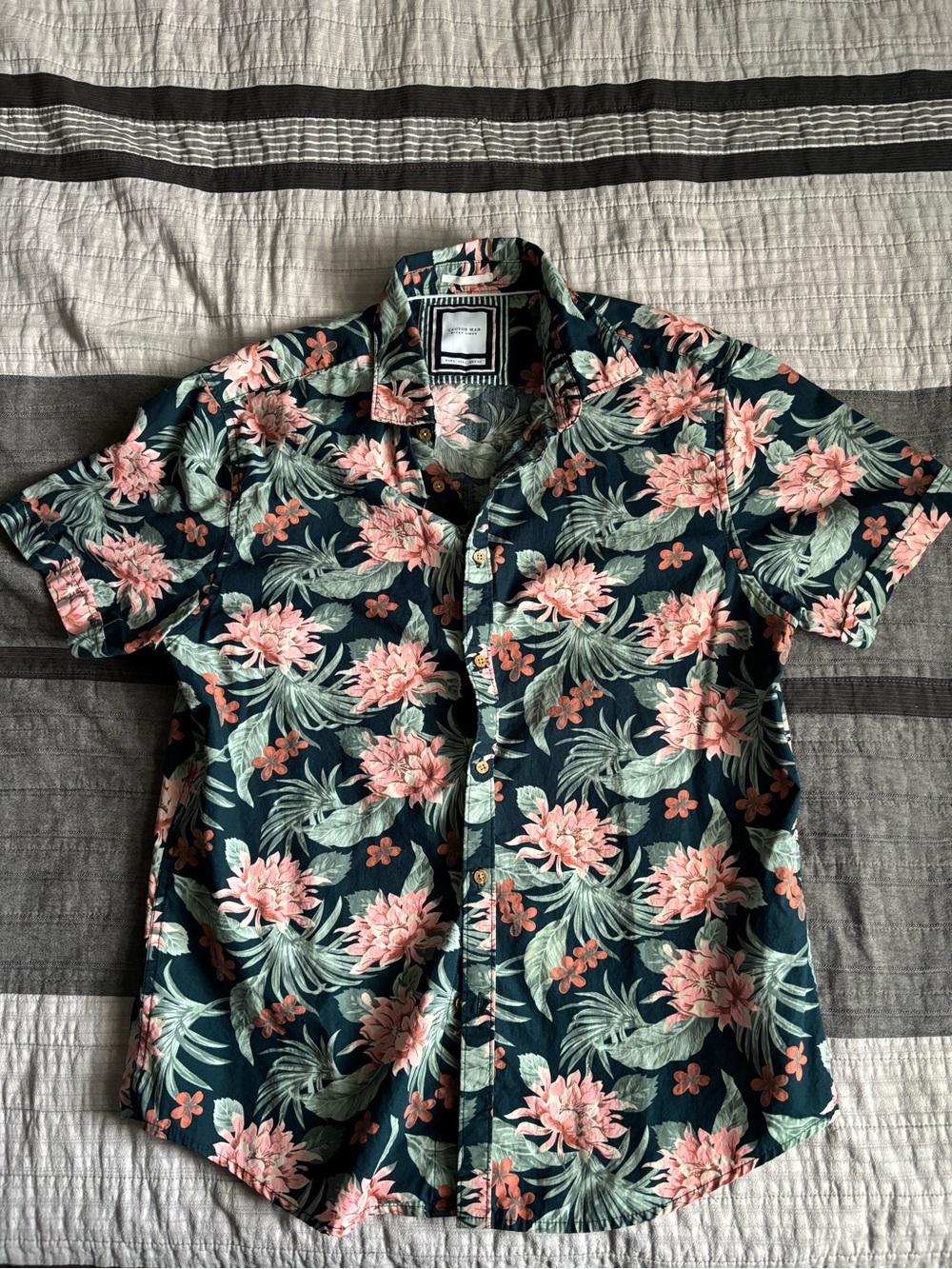 Cactus Men's Short-Sleeve Button-Down Shirt - Teal with Pink Floral Print